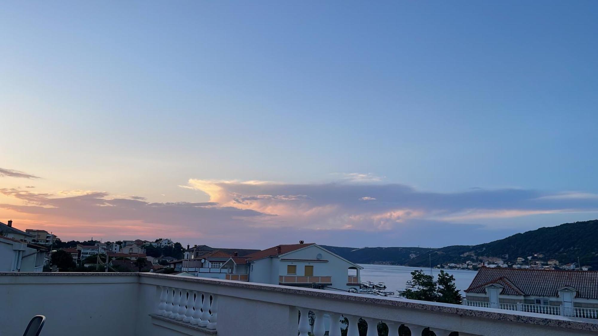 Superior Rooms Sea Side View Rab Town Luaran gambar