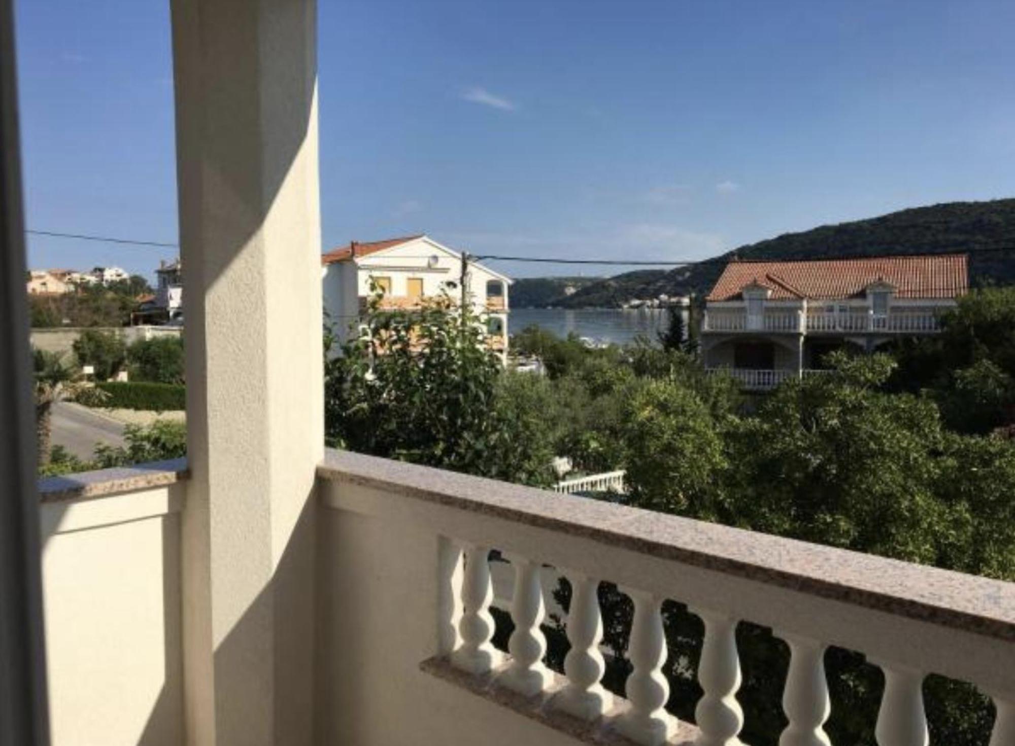 Superior Rooms Sea Side View Rab Town Luaran gambar