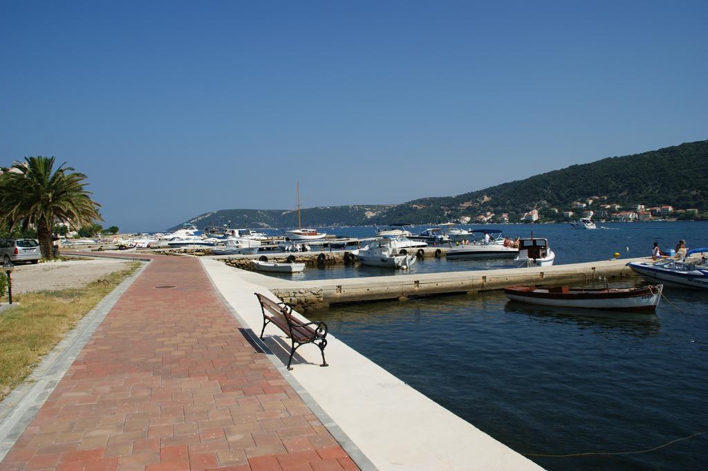 Superior Rooms Sea Side View Rab Town Luaran gambar